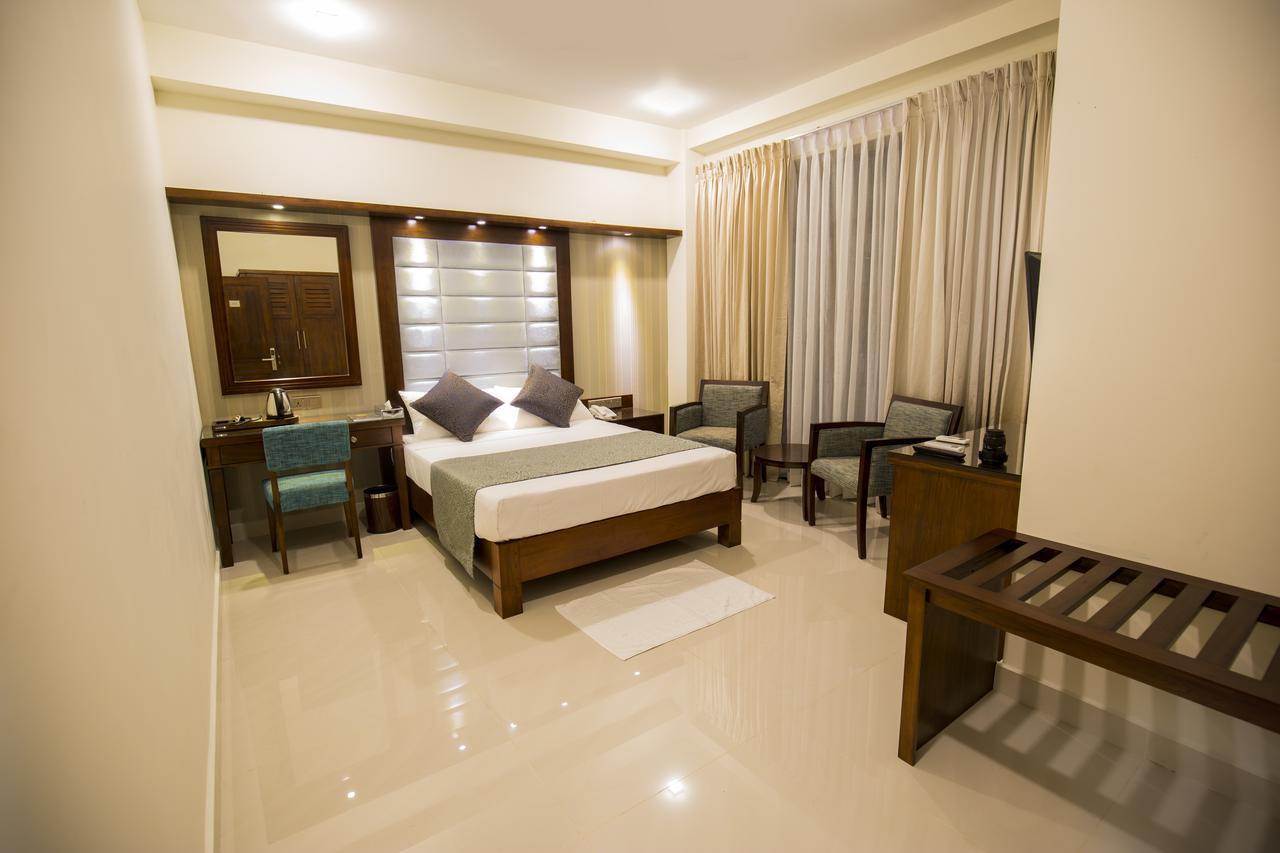 Grand 7 Hotel -Kesbewa Piliyandala Dış mekan fotoğraf